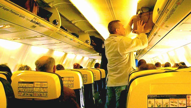 Bislang galt bei Ryanair: Wer zuerst kommt, mahlt zuerst. Es gab keine festen Sitzplatzreservierungen, entsprechend chaotisch ging es meist beim Einsteigen zu.