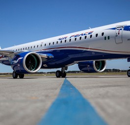 Embraer E-195 E2 von Air Peace: Die Airline erhebt schwere Vorwürfe an die Ölindustrie.