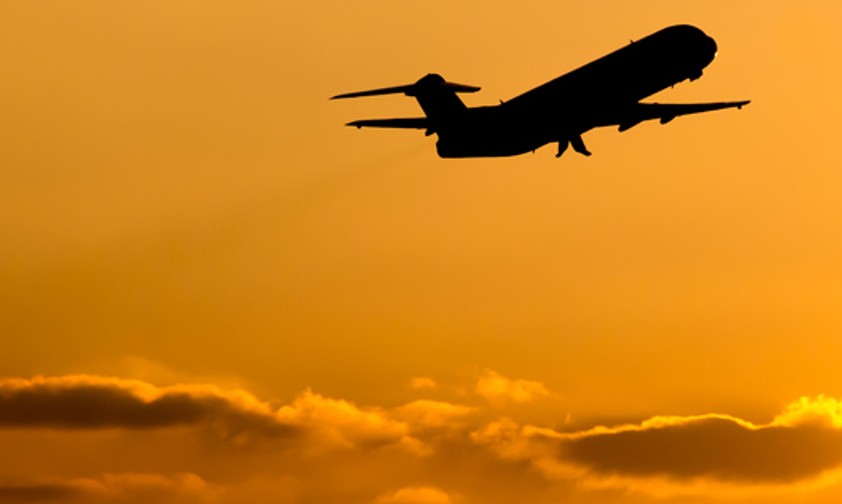 Startendes Flugzeug: Meilen sammeln ist eine Wissenschaft.