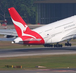 Als längster A380-Flug gilt seit November 2021 ein Qantas-Überführungsflug, der nonstop mehr als <a href="https://www.aerotelegraph.com/qantas-erster-airbus-a380-hat-dresden-verlassen">16.000 Kilometer von Dresden nach Sydney zurücklegte</a>. Doch welches war bisher der längste A380-Linienflug?