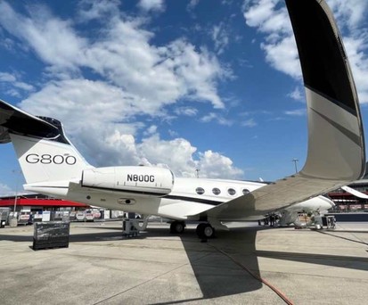 Eine Gulfstream G800.