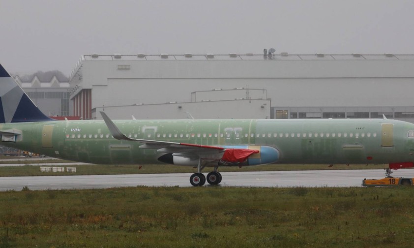 A321 Neo für Delta Air Lines: Die Sonderlackierung überrascht mit Grau statt Rot im Leitwerk