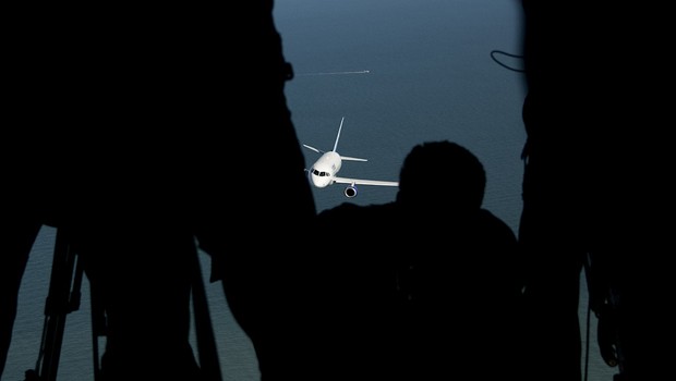 Der russische Hersteller Suchoi zeigt seinen überarbeiteten Superjet 100. Mit der Maschine wurden die Fluggesellschaften bislang nicht warm.
