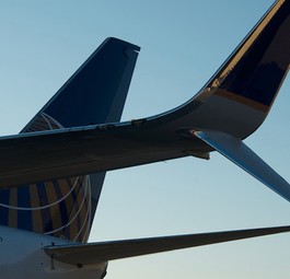 Höhenruder einer Boeing 737 von United: Aktuatoren-Vereisung kann bei manchen Jets Ruderpedale blockieren.