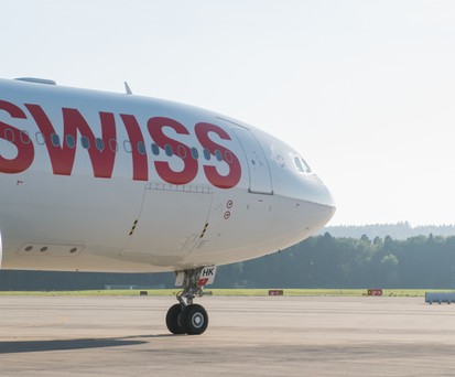 Flugzeug von Swiss: In einer Maschine gab es einen schlüpfrigen Vorfall.