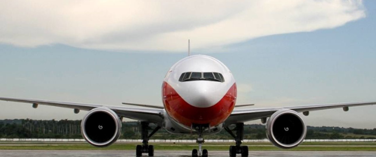 TAAG Boeing 777