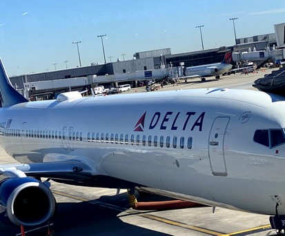 Jet von Delta: Einsteigen wieder nach Nummern.