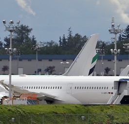 Boeing 787-9 mit Seriennummer 62730: Erstmals ist der Dreamliner im vollständigen Lufthansa-Design zu sehen.