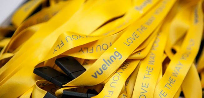 Schlüsselanhänger von Vueling: Die Fluglinie sagt Frankfurt «Tschüss».