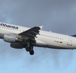 Airbus A319 von Lufthansa: Die Flieger steigen langsam wieder öfter in den Himmel.
