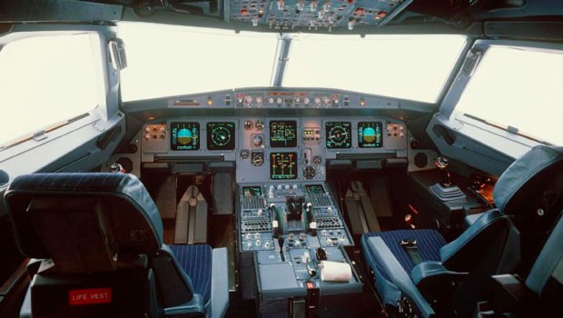 Seit dem 11. September ist das Cockpit für alle außer der Crew Tabu.