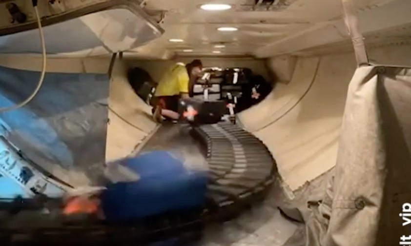 Koffer: Eine kleine, aber schnelle Reise am Flughafen.