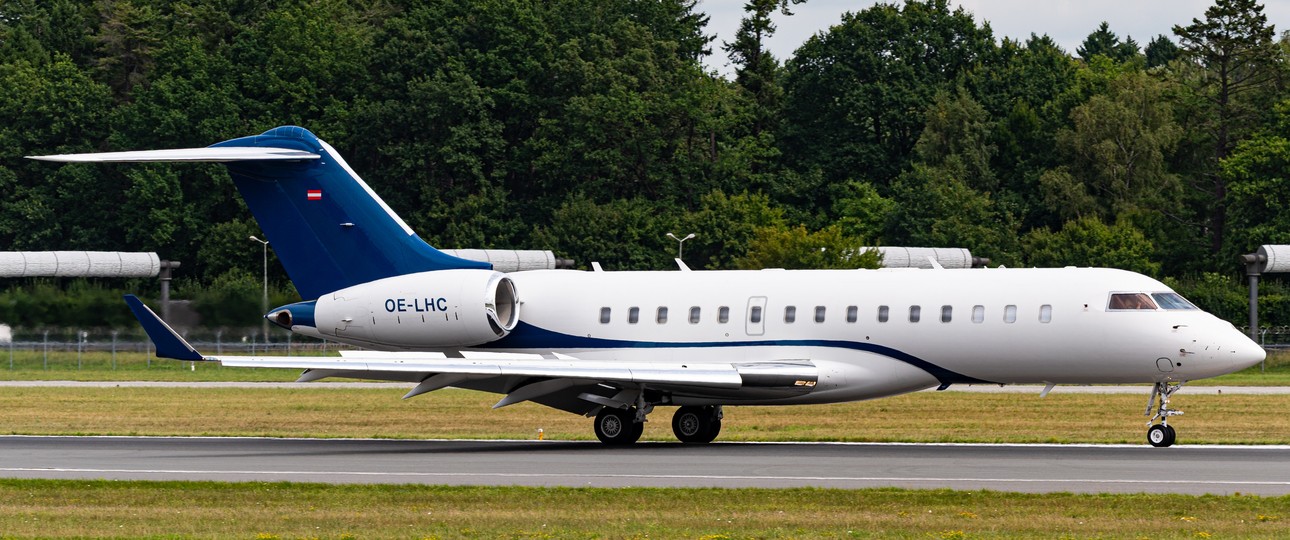 Die Bombardier Global 6000 nach der Landung in Hamburg: Wird nicht mehr lange OE-LHC heißen.