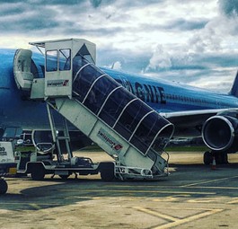 Boeing 757-200 von la Compagnie in London Luton: Flieger mit 74 Business-Sitzen.