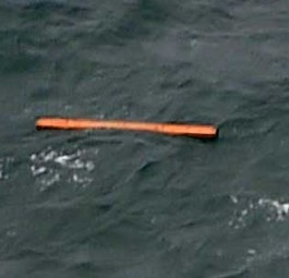 Eines der gefundenen Objekte: Es stammt von Flug QZ8501.