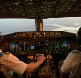 Piloten im Cockpit eines Fliegers von Lufthansa Cargo: Auch bei der Frachttochter konnte man sich einigen.