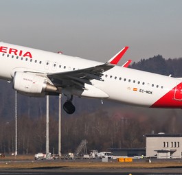 Jet von Iberia: Der Mutterkonzern IAG unterstreicht seine spanische Seite.