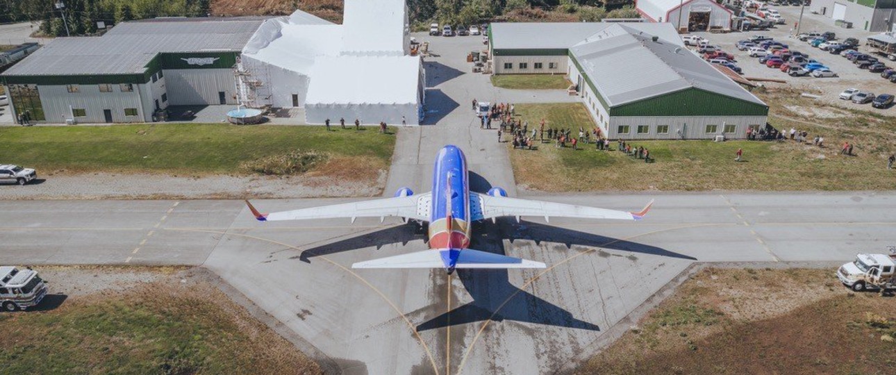 Eine Boeing 737-700 von Southwest: Das Flugzeug wird zum Large Air Tanker (LAT) umgebaut.