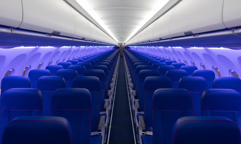 Kabine von Wizz Air: Der Service wird nur in der ersten Reihe angeboten.