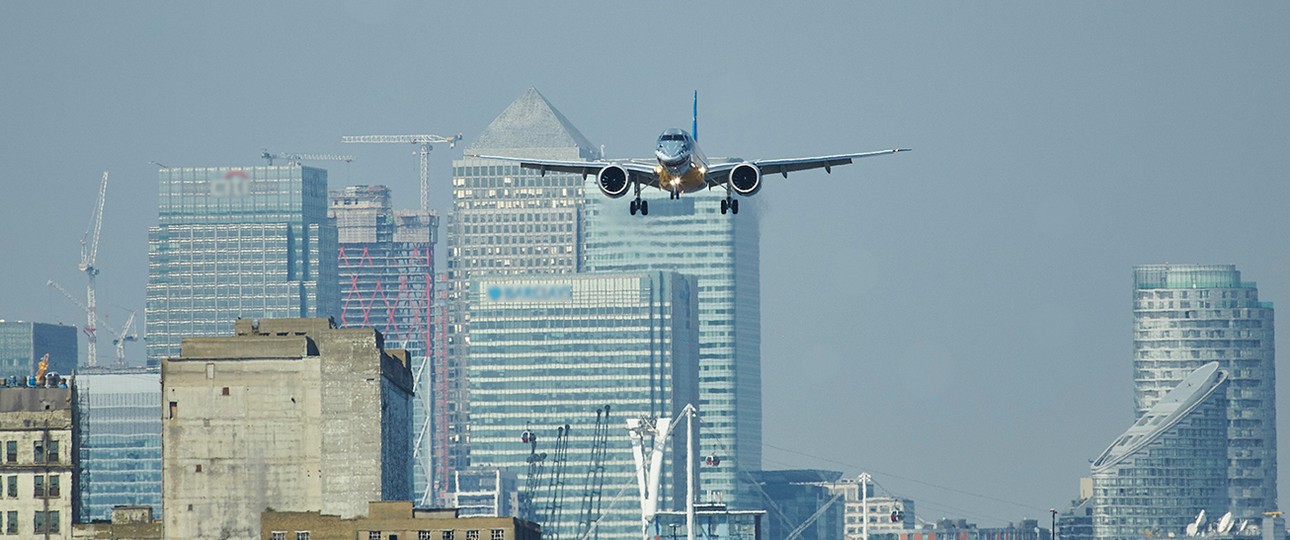 Embraer E190-E2 landet in London City: Wichtiges Merkmal für das Regionalflugzeug.