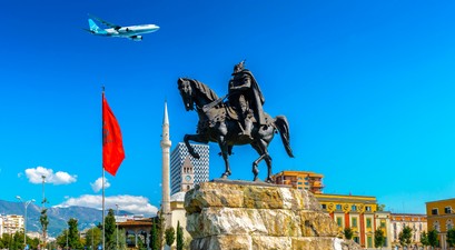 Tirana, Flugzeug von Air Transat (Montage): Bald Realität