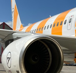 Airbus A320 von Condor: Bald mit englischsprachigen Pilotinnen und Piloten unterwegs.