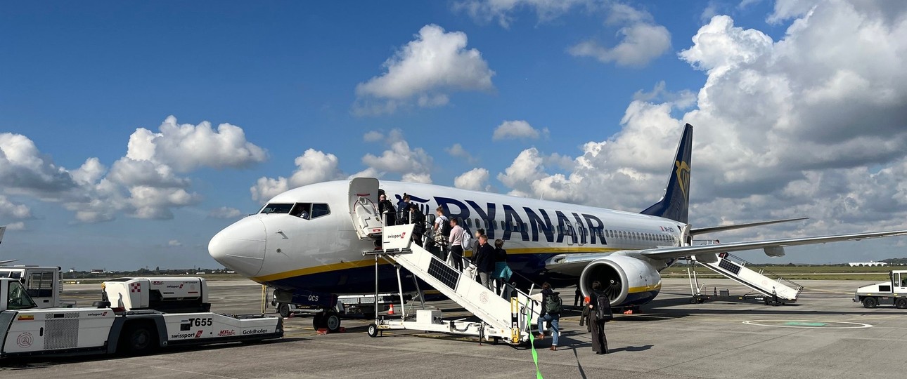 Boeing 737-800 von Ryanair-Tochter Malta Air am BER: Wird dort bald seltener zu sehen sein.