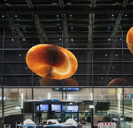 Kunst im T3: Die Donuts wurden wieder abgehängt.