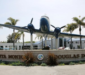 santa monica douglas dc 3 monument