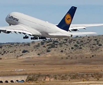 Airbus A380 D-AIMH beim Abflug in Teruel am 15. November: Rückkehr.