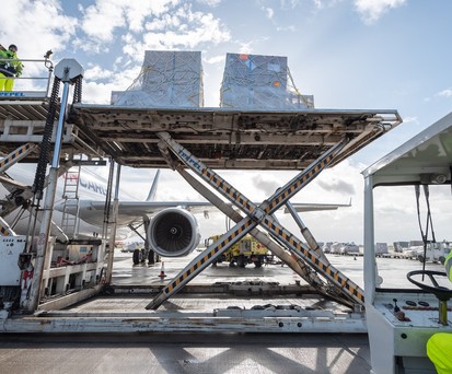 Frachtverladung am Flughafen Lüttich: Umlandgemeinden klagen gegen die neue Betriebsgenehmihung.