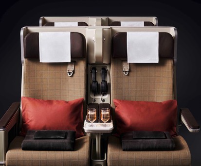 So sieht der neue Premium-Eco-Sitz von Swiss aus. Hergestellt wird er vom deutschen Hersteller Zim, der Stoff für die von Bauermeister Aircraft Interior in Hamburg hergestellten Bezüge stammt vom Schweizer Unternehmen Lantal.