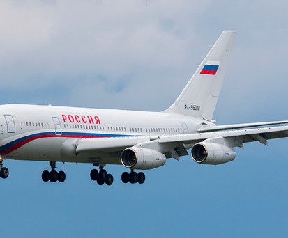 Ilyushin Il-96 mit dem Kennzeichen RA-96019: Bekam in Brasilien Probleme.