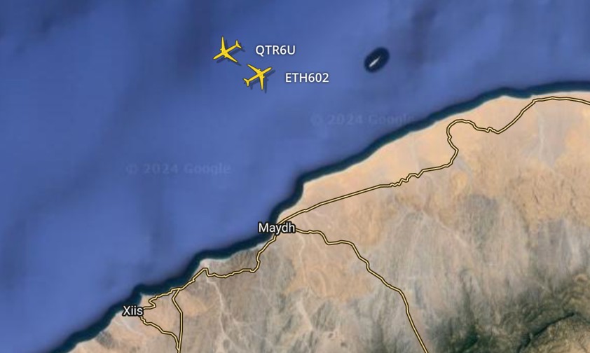 Die beiden Flugzeuge bei Flightradar: Welche Flugsicherung ist zuständig?