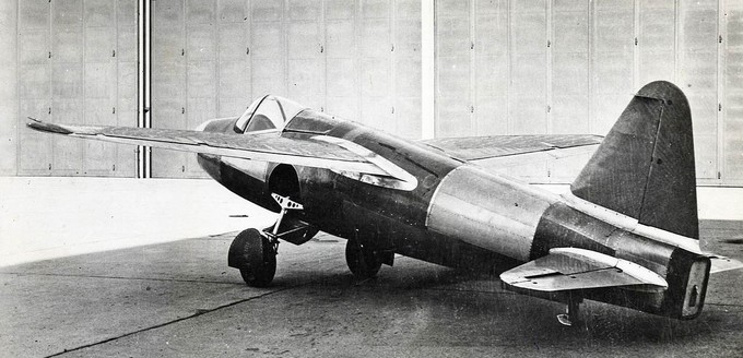 Heinkel He 178: Das erste Düsenflugzeug der Welt nutzte ein HeS-3-Triebwerk, das Joachim Pabst von Ohain entwickelte. Den Erstflug absolvierte der Jet 1939 kurz vor Ausbruch des Zweiten Weltkriegs.