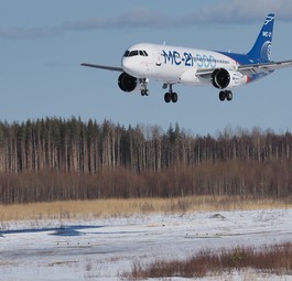 Irkut MS-21 fliegt gezielt in Eiswolken