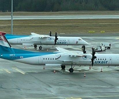 Dash 8 von Luxair am Flughafen Luxemburg-Findel: Die Airline will eine weitere Basis.