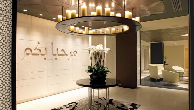 Platz 10: Qatar-Lounge in Heathrow. Mehr Club als Lounge, mit Duschen, Martini-Bar, Weinproben und einem reichlichen Angebot an Essen.