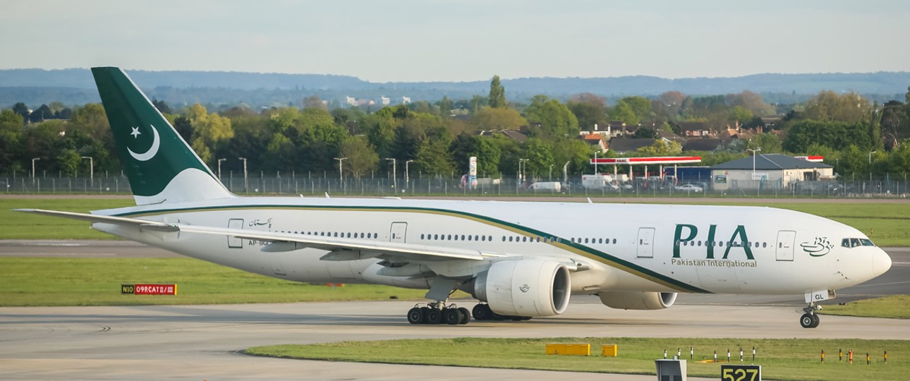 Pakistan International Airlines, kurz PIA, war 2006 Erstkundin des neuen Ultralangstreckenflugzeuges.