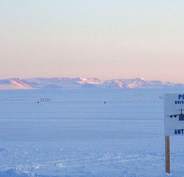 Das Pegasus Field: Ein Flughafen im ewigen Eis.