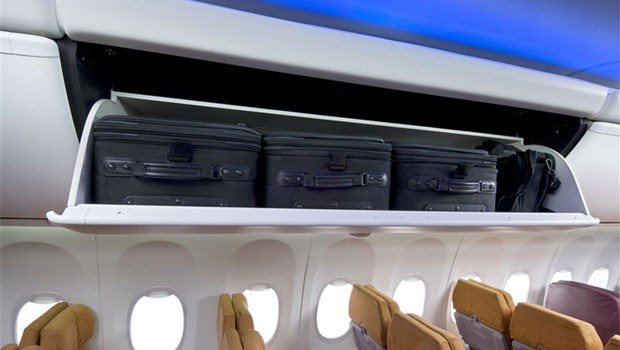 Im Flieger dann der nächste Stressfaktor: Der Streit um den Stauraum. Um das zu vermeiden, könnten die Airlines einfach jedem Platz bestimmten Stauraum zuweisen.