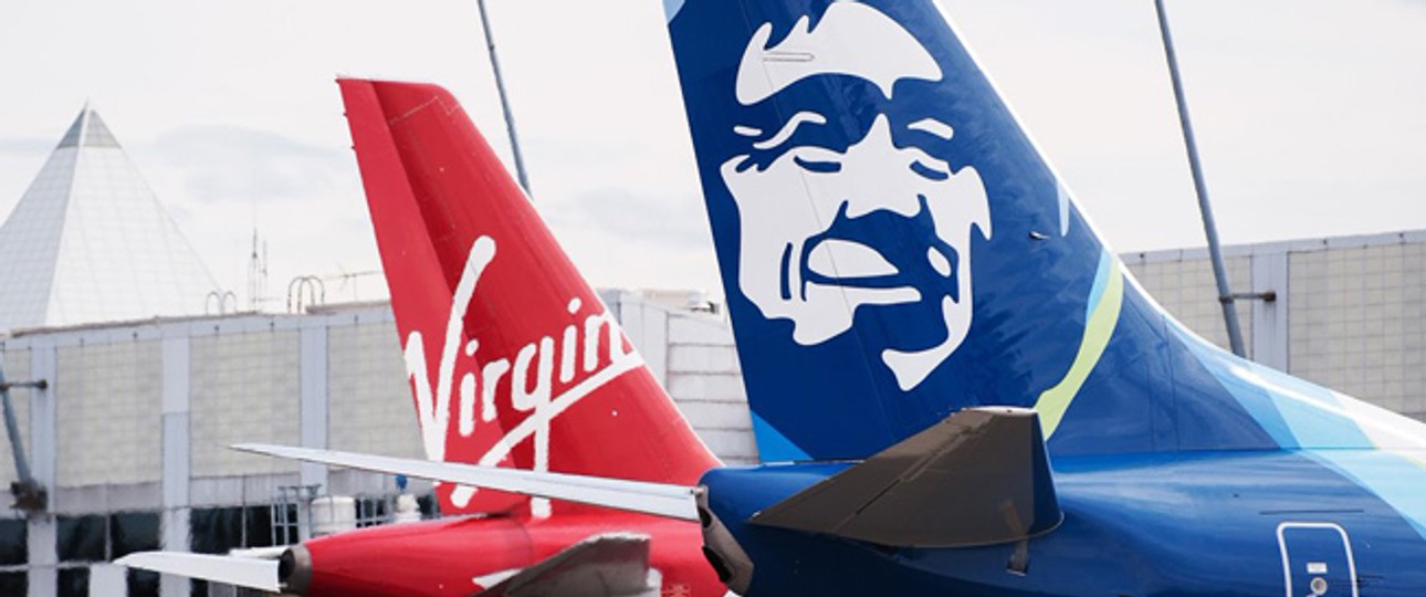 Schon 2017 gab Alaska Airlines bekannt, die Marke der von ihr übernommen Fluglinie Virgin America verschwinden zu lassen.
Genau das <a href="https://www.aerotelegraph.com/virgin-america-ueber-nacht-verschwunden" target="_blank" rel="noopener">geschah dann zum großen Teil in der Nacht vom 24. auf den 25. April 2018</a>. Am Abend starteten kurz hintereinander die letzten beiden Virgin-America-Flüge: VX 1182 von San Francisco nach Newark und VX 1948 von San Francisco nach Los Angeles. Ab dem nächsten Morgen hoben die Jets der übernommenen Fluglinie als Alaska-Airlines-Flüge mit der Kennung AS ab.