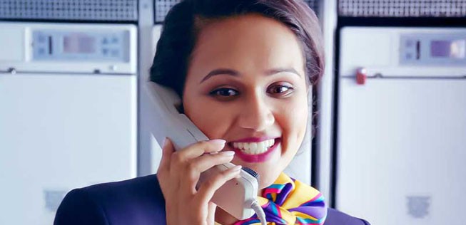 Flugbegleiterin von Monarch Airlines: Nettigkeit wird belohnt.