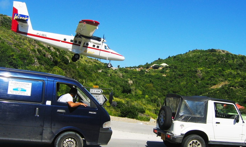 Was muss ein Luftfahrtfan einmal getan haben? «In St. Barth beim Kreisel stehen», sagt aeroTELEGRAPH-Leser David Bruegger. <a href="https://www.aerotelegraph.com/hobbyfotograf-wird-beinahe-von-fahrwerk-getroffen" target="_blank" rel="noopener">Ganz ungefährlich ist das nicht.</a>