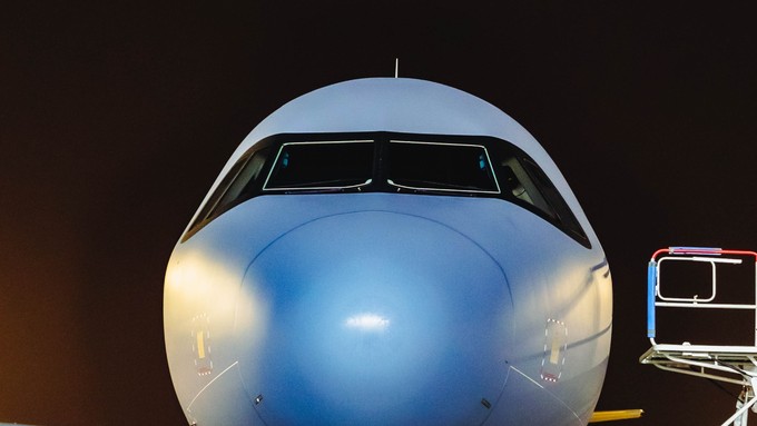 Das Flugzeug wird das militärische Kennzeichen 15+10 tragen.