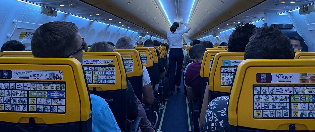 Boeing 737 Max-8-200 von Ryanair: Passagiere von RK8288 erlebten am 3. Juni eine Odyssee durch Europa.