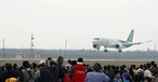 Comac C919 bei einem öffentlichen Auftritt: OTT Airlines wird als erste Fluglinie den Flieger im regulären Betrieb einsetzen.