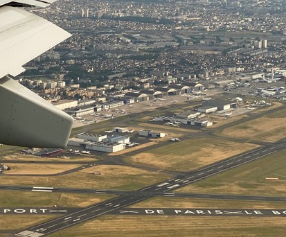Blick auf den Flughafen Le Bourget, wo die Paris Air Show stattfindet.