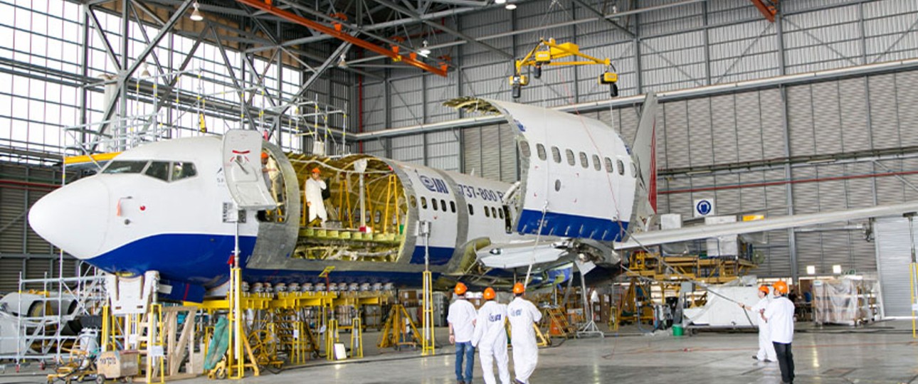 Umbau einer Boeing 737 zum Frachter: Bald auch in Neapel.