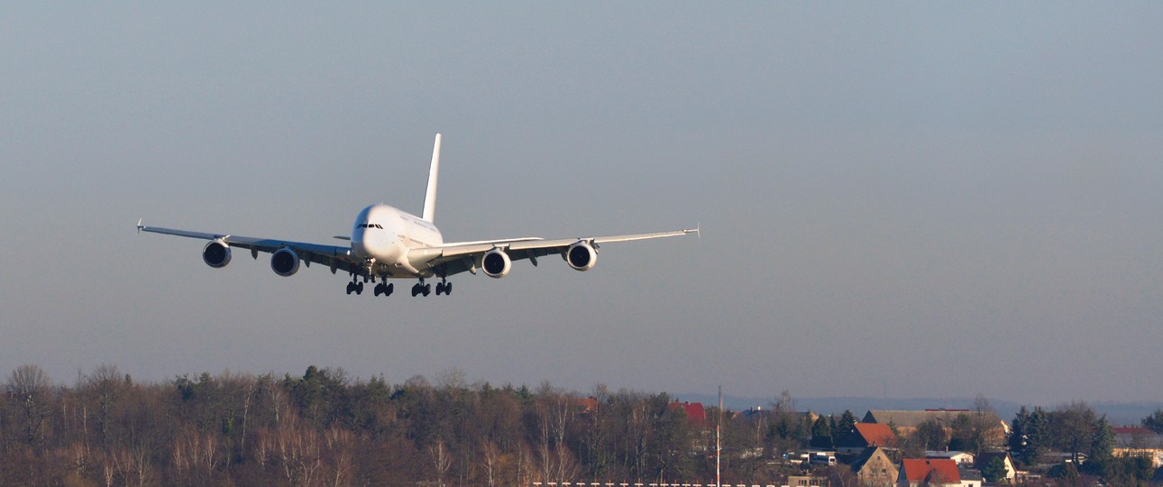 F-HPJB bei der Landung in Dresden.